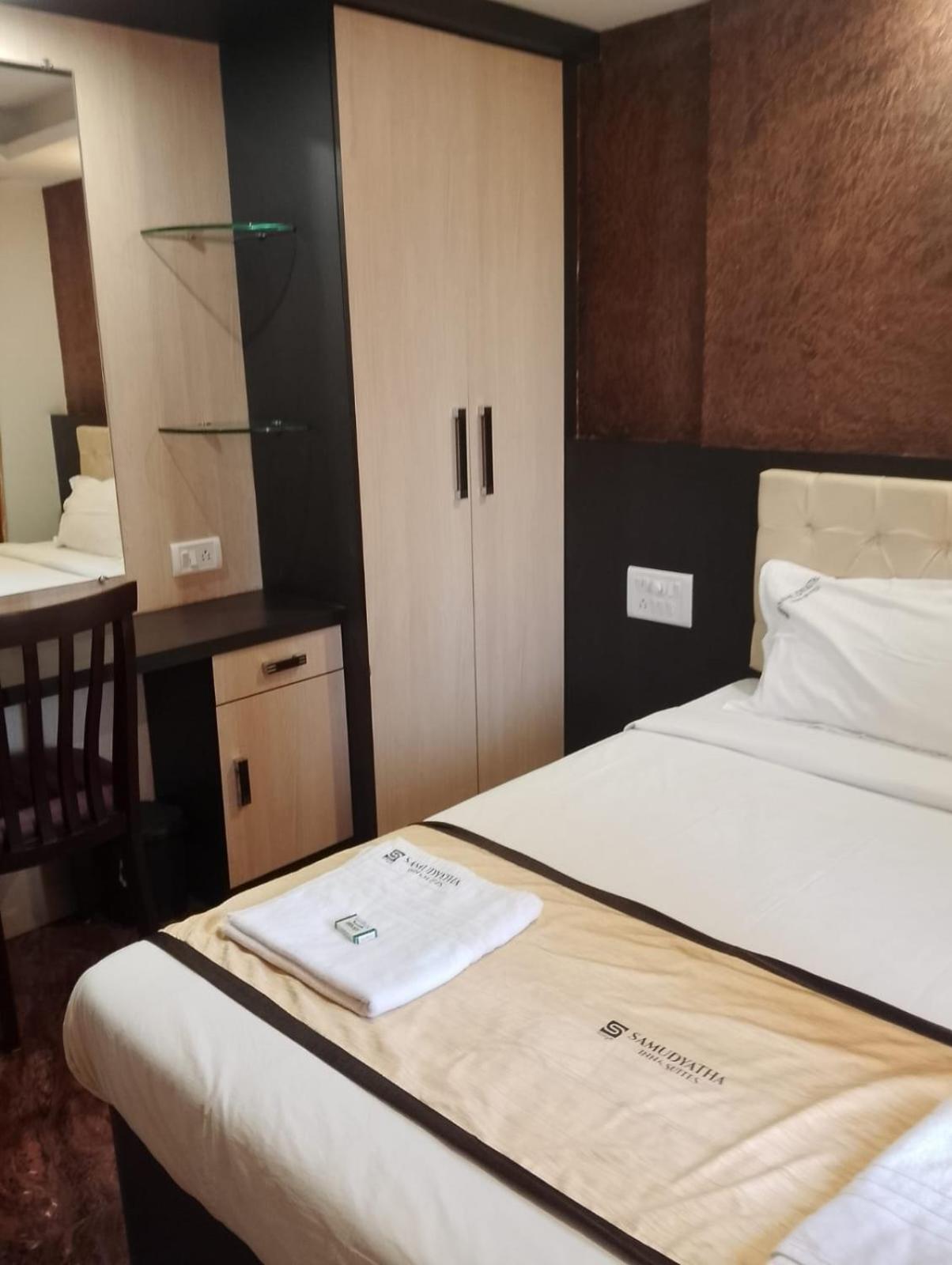 Hotel Samudyatha Inn And Suites กุนดาปูร์ ภายนอก รูปภาพ